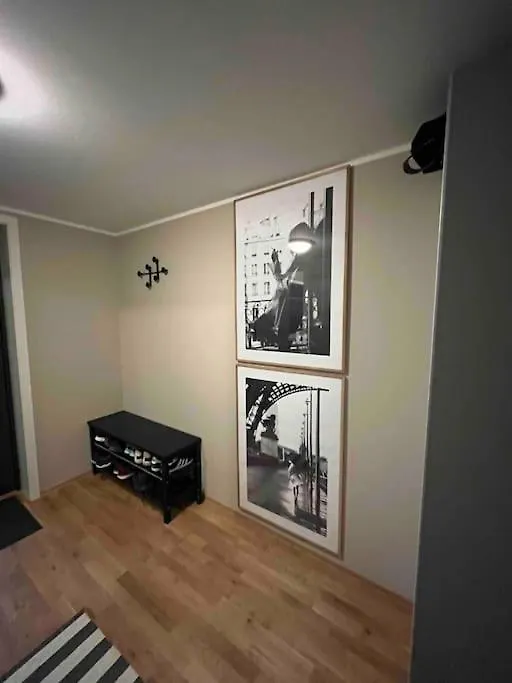 Appartement City Metro In Basement, Garage, 2018 Model Bergen
